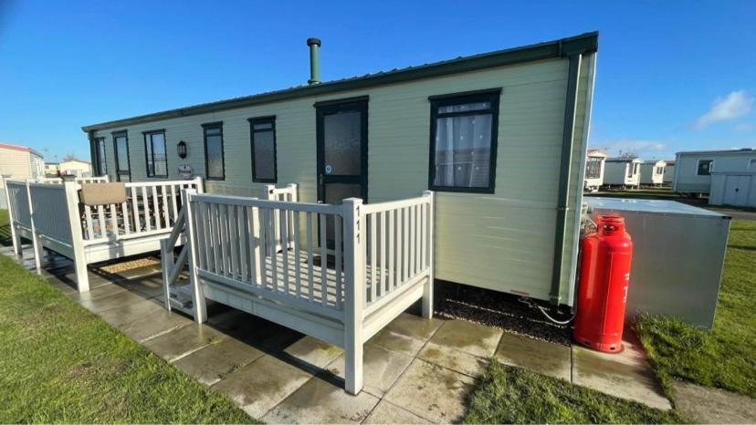 Apartment F111 - The Grange Ingoldmells, Pet Friendly And Close To Fantasy Island, Bars And Shops Ingoldmells