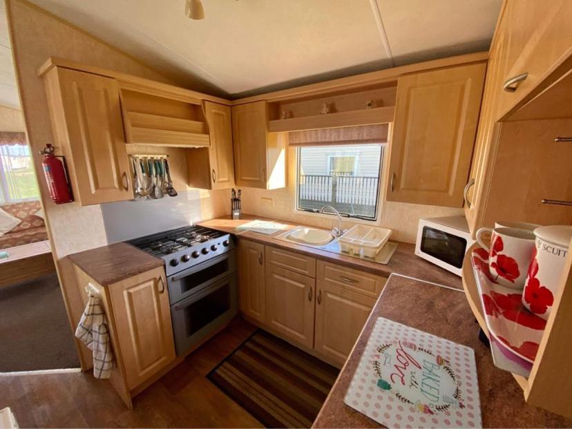 Apartment F111 - The Grange Ingoldmells, Pet Friendly And Close To Fantasy Island, Bars And Shops *
